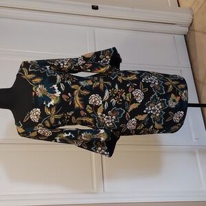 Black Floral Dress Lined Bell Sleeve Shift dress Size Medium Petite